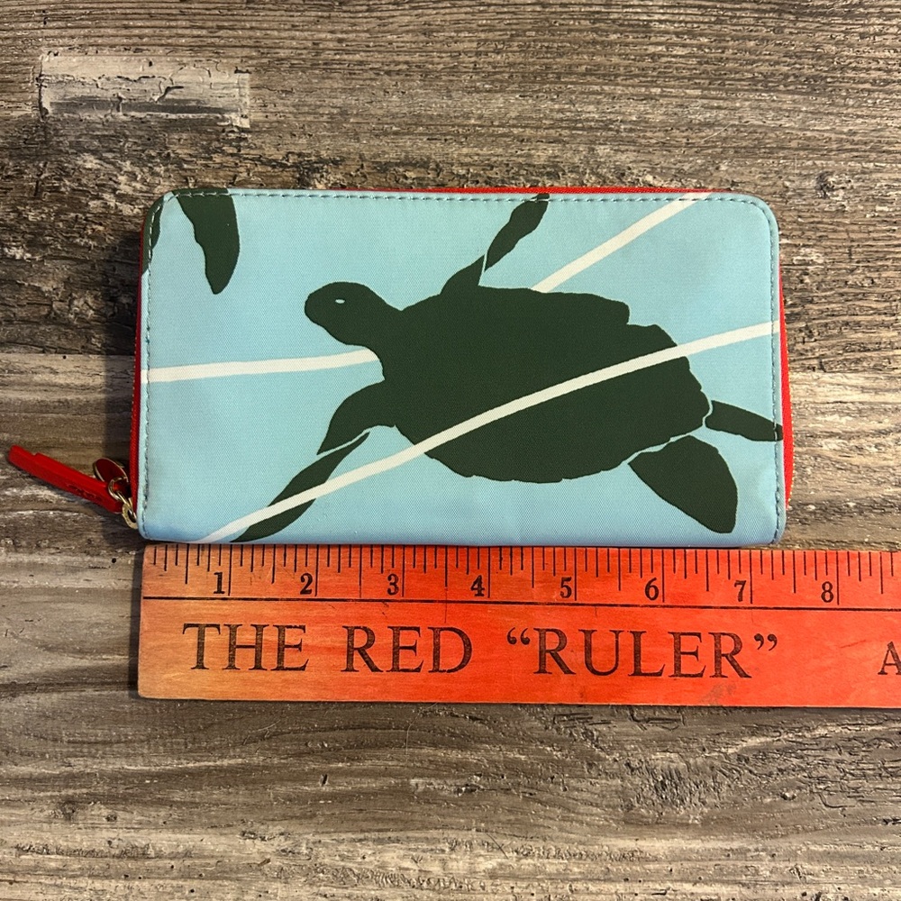 Fossil Sea Turtle Wallet - Picture 5 of 8